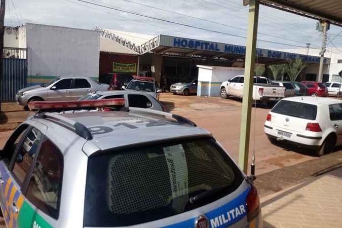 A mãe e a criança chegaram ao Hospital Municipal de Santo Antônio do Descoberto por volta de 6h(foto: PMGO/Divulgação) A mãe e a criança chegaram ao Hospital Municipal de Santo Antônio do Descoberto por volta de 6h(foto: PMGO/Divulgação)