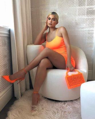 A empresária e personalidade americana Kylie Jenner não teve receio de se destacar e aderiu ao neon em look monocromático(foto: Instagram/Reprodução) A empresária e personalidade americana Kylie Jenner não teve receio de se destacar e aderiu ao neon em look monocromático(foto: Instagram/Reprodução)