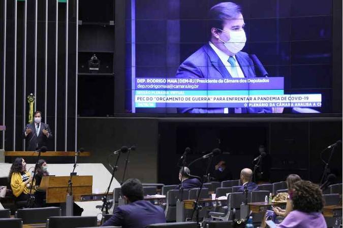 Houve quem confirmasse que ''engraxaram'' a PEC, mas deputados atribuíram consenso só ao esforço de Maia (foto: Najara Araujo/Câmara dos Deputados) Houve quem confirmasse que ''engraxaram'' a PEC, mas deputados atribuíram consenso só ao esforço de Maia (foto: Najara Araujo/Câmara dos Deputados)