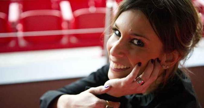 No YouTube, jornalista e apresentadora Sarah Oliveira lançou websérie sobre o amor. Para ela, um ato de resistência(foto: Flávia Montenegro/Divulgação) No YouTube, jornalista e apresentadora Sarah Oliveira lançou websérie sobre o amor. Para ela, um ato de resistência(foto: Flávia Montenegro/Divulgação)