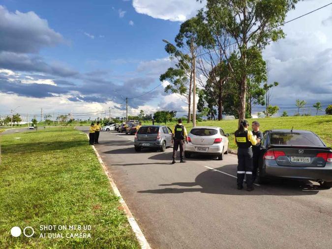 Detran-DF realiza operações de fiscalização na Fercal, no Jardim Botânico e no Varjão(foto: Detran-DF/Divulgação) Detran-DF realiza operações de fiscalização na Fercal, no Jardim Botânico e no Varjão(foto: Detran-DF/Divulgação)