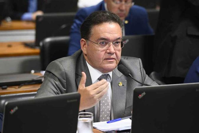 Rocha afirma que a escolha por um imposto sobre bens e serviços dividido foi tomada após conversas com representantes do Executivo(foto: Marcos Oliveira/Agência Senado) Rocha afirma que a escolha por um imposto sobre bens e serviços dividido foi tomada após conversas com representantes do Executivo(foto: Marcos Oliveira/Agência Senado)