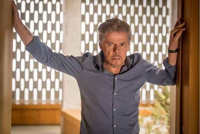 José Mayer no último trabalho na tevê até o momento: a novela 'A lei do amor'(foto: Paulo Belote/Divulgação) José Mayer no último trabalho na tevê até o momento: a novela 'A lei do amor'(foto: Paulo Belote/Divulgação)