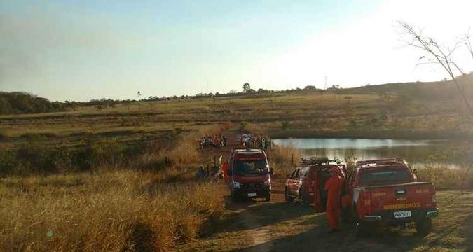 Local da tragédia fica ao lado de condomínio de luxo na divisa entre o DF e Goiás(foto: Divulgação/Corpo de Bombeiros Militar do Distrito Federal) Local da tragédia fica ao lado de condomínio de luxo na divisa entre o DF e Goiás(foto: Divulgação/Corpo de Bombeiros Militar do Distrito Federal)