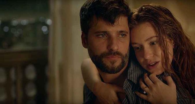 Marina Ruy Barbosa e Bruno Gagliasso formam par romântico em longa (foto: YouTube/Reprodução ) Marina Ruy Barbosa e Bruno Gagliasso formam par romântico em longa (foto: YouTube/Reprodução )
