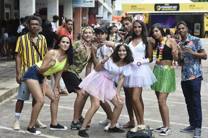 Bloco de Carnaval Batida do Morro no Setor Comercial Sul(foto: Minervino Junior/CB/D.A Press) Bloco de Carnaval Batida do Morro no Setor Comercial Sul(foto: Minervino Junior/CB/D.A Press)