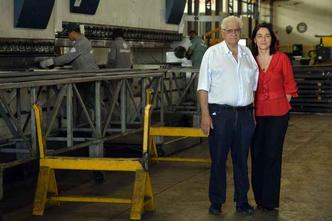 Carlos Gravia e a filha Rosangela: a empresa acompanhou o crescimento da cidade(foto: Marcelo Ferreira/CB/D.A Press)