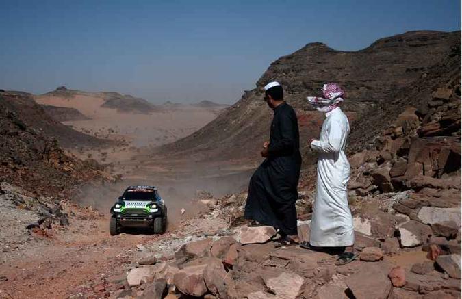 Arábia Saudita serve de cenário para a tradicional prova na temporada 2020(foto: Franck Fife/AFP ) Arábia Saudita serve de cenário para a tradicional prova na temporada 2020(foto: Franck Fife/AFP )