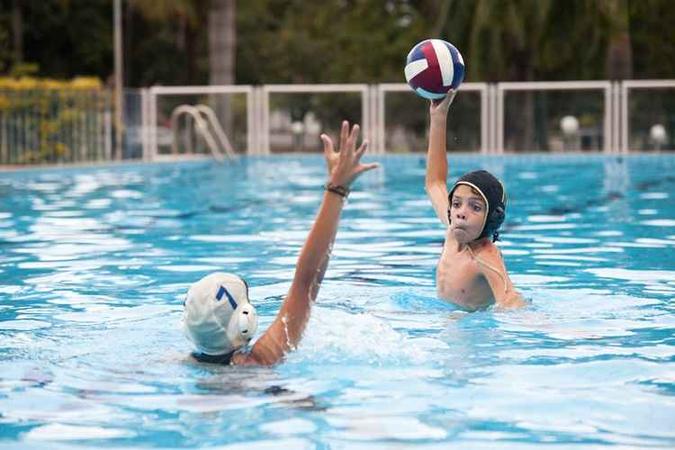 Polo aquático é um dos esportes disponíveis na escola(foto: Kalango Escola de Aventura/Divulgação) Polo aquático é um dos esportes disponíveis na escola(foto: Kalango Escola de Aventura/Divulgação)