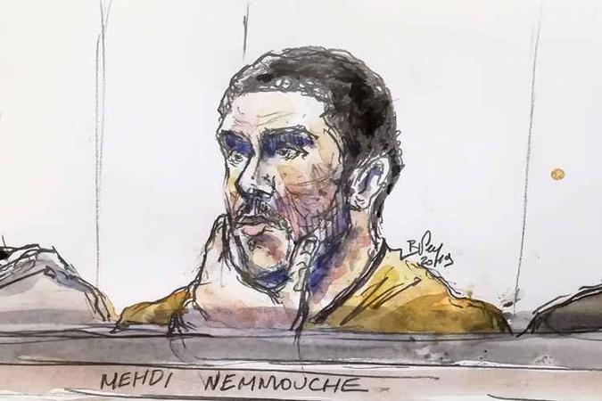 Esboço do tribunal mostra Mehdi Nemmouche, acusado do ataque terrorista no Museu Judaico em Bruxelas em 2014(foto: Benoit Peyrucq/ AFP) Esboço do tribunal mostra Mehdi Nemmouche, acusado do ataque terrorista no Museu Judaico em Bruxelas em 2014(foto: Benoit Peyrucq/ AFP)