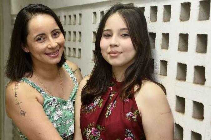O apoio de Graciene ajuda Giovanna, que tem AIJ, a ter a O apoio de Graciene ajuda Giovanna, que tem AIJ, a ter a