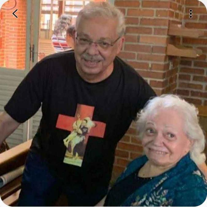 Os irmãos Theo e Ilza Santos receberam a solidariedade do vizinho Luiz Motta(foto: Arquivo pessoal) Os irmãos Theo e Ilza Santos receberam a solidariedade do vizinho Luiz Motta(foto: Arquivo pessoal)