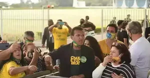 Ap&oacute;s agress&otilde;es, jornais decidem n&atilde;o enviar mais jornalistas ao Alvorada