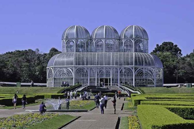 A estufa do Jardim Botânico de Curitiba, com espécies da Mata Atlântica, foi inspirada no Palácio de Cristal de Londres(foto: MarceloPereira/Flickr) A estufa do Jardim Botânico de Curitiba, com espécies da Mata Atlântica, foi inspirada no Palácio de Cristal de Londres(foto: MarceloPereira/Flickr)