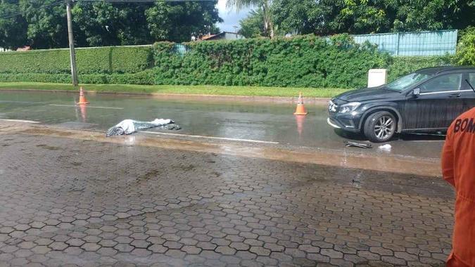 Motorista, que não tinha habilitação, soprou o bafômetro. O teste deu negativo(foto: CBMDF/Divulgação) Motorista, que não tinha habilitação, soprou o bafômetro. O teste deu negativo(foto: CBMDF/Divulgação)