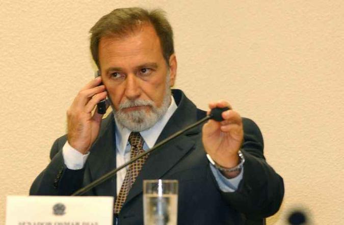 Osmar Dias é alvo de inquérito da Lava-Jato que corre na Justiça Federal do Distrito Federal(foto: José Varella/CB/D.A Press) Osmar Dias é alvo de inquérito da Lava-Jato que corre na Justiça Federal do Distrito Federal(foto: José Varella/CB/D.A Press)