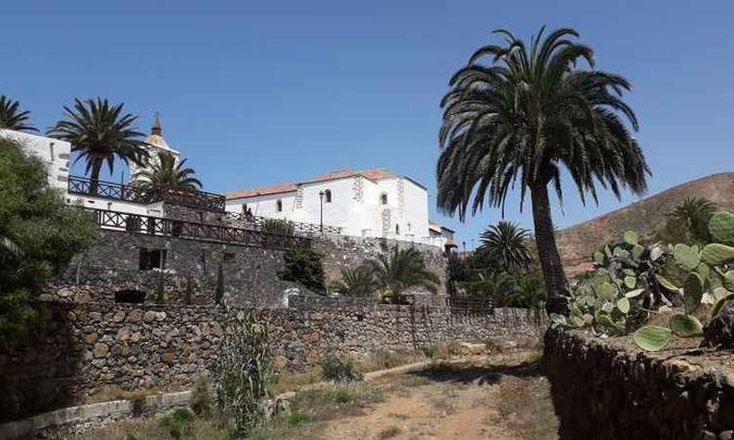 No centro histórico, o programa é fazer visitas aos museus (foto: Promotur - Turismo de Canárias/Divulgação) No centro histórico, o programa é fazer visitas aos museus (foto: Promotur - Turismo de Canárias/Divulgação)
