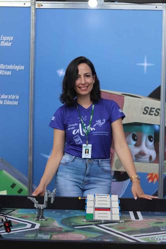 Representante do Sesi, Gisela Teixeira, conta que a rede investe alto em tecnologia e inovação para atrair jovens(foto: GrowUp Produções) Representante do Sesi, Gisela Teixeira, conta que a rede investe alto em tecnologia e inovação para atrair jovens(foto: GrowUp Produções)