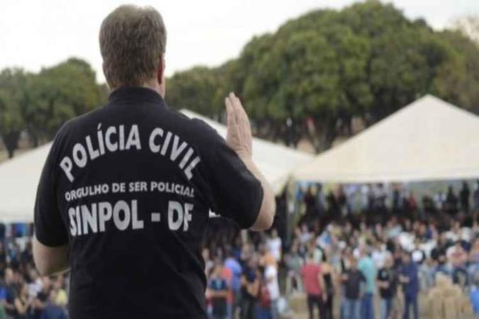 Sinpol-DF reagiu a publicação de portaria sobre remanejamento de policiais para Ceflags(foto: André Violatti/Esp.CB/D.A Press) Sinpol-DF reagiu a publicação de portaria sobre remanejamento de policiais para Ceflags(foto: André Violatti/Esp.CB/D.A Press)
