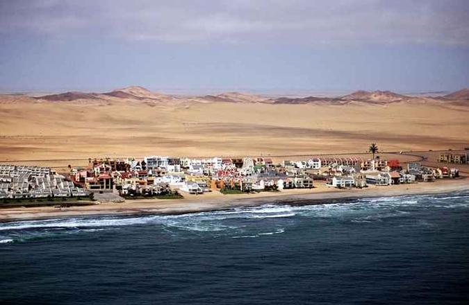 Na cidade de Swakopmund, na Namíbia, foram feitas as cenas de Mad Max(foto: Site Goista/Reprodução) Na cidade de Swakopmund, na Namíbia, foram feitas as cenas de Mad Max(foto: Site Goista/Reprodução)