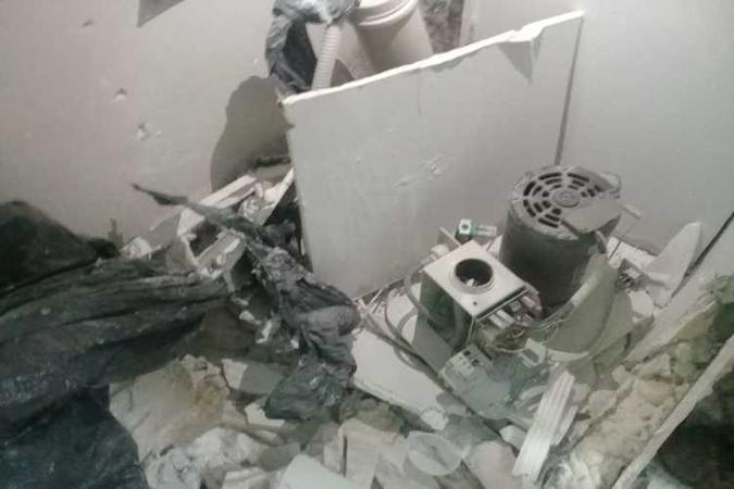 A explosão causou danos materiais, mas não ofereceu danos a estrutura da clínica(foto: Corpo de Bombeiros/Divulgação) A explosão causou danos materiais, mas não ofereceu danos a estrutura da clínica(foto: Corpo de Bombeiros/Divulgação)