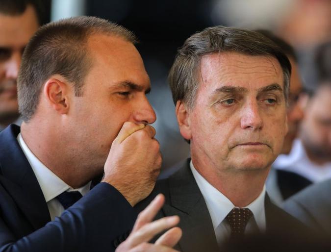 Áudios vazados na noite de quarta-feira revelaram que o presidente estaria contando deputados do PSL em busca de apoio para trocar a liderança(foto: Sérgio Lima/AFP) Áudios vazados na noite de quarta-feira revelaram que o presidente estaria contando deputados do PSL em busca de apoio para trocar a liderança(foto: Sérgio Lima/AFP)