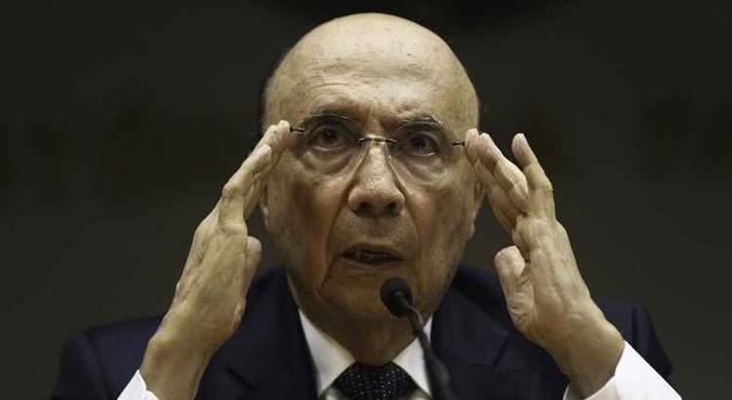 O empenho para emplacar Meirelles, no entanto, está sendo adotado, garante Kassab.(foto: Fabio Rodrigues Pozzebom/Agência Brasil) O empenho para emplacar Meirelles, no entanto, está sendo adotado, garante Kassab.(foto: Fabio Rodrigues Pozzebom/Agência Brasil)