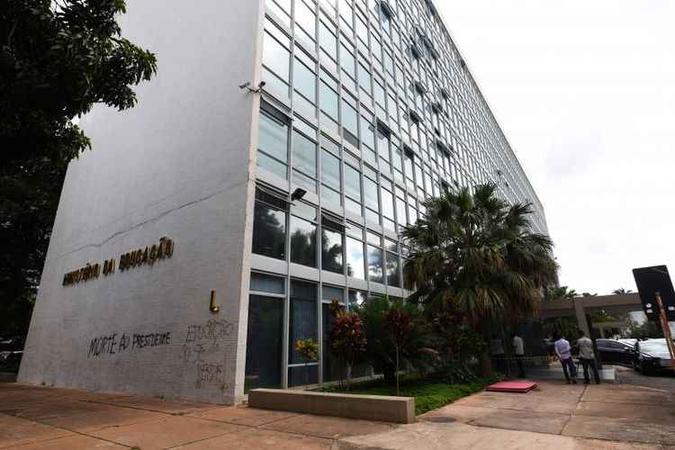 O Ministério da Educação foi um dos mais atingidos com os cortes do governo para ficar dentro da meta fiscal(foto: Ed Alves/CB/D.A Press) O Ministério da Educação foi um dos mais atingidos com os cortes do governo para ficar dentro da meta fiscal(foto: Ed Alves/CB/D.A Press)