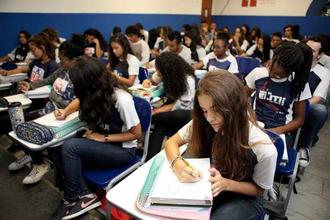 Rede de ensino abre concurso de bolsas para Gama, Guará e Valparaíso