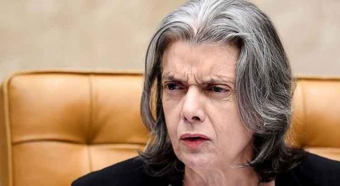 Cármen Lúcia autorizou o aumento do número de agentes para escolta permanente de Fachin(foto: Evaristo Sa/AFP) Cármen Lúcia autorizou o aumento do número de agentes para escolta permanente de Fachin(foto: Evaristo Sa/AFP)
