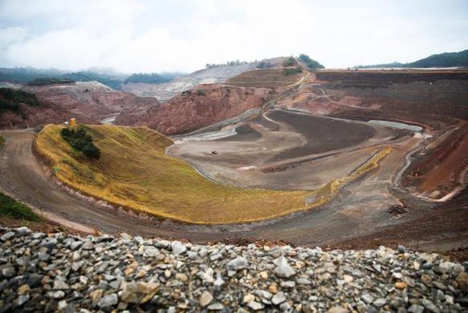 Barragem de Fundão, operada pela mineradora Samarco, passou por obras para melhorar a contenção do rejeito (foto: José Cruz/Agência Brasil ) Barragem de Fundão, operada pela mineradora Samarco, passou por obras para melhorar a contenção do rejeito (foto: José Cruz/Agência Brasil )