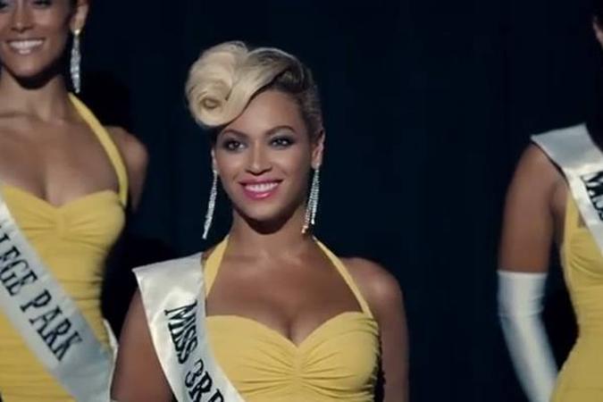 Queen B afirma que canção não é dedicada a mulheres, mas a qualquer inimigo pessoal(foto: Reprodução/Vídeo) Queen B afirma que canção não é dedicada a mulheres, mas a qualquer inimigo pessoal(foto: Reprodução/Vídeo)