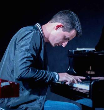 Diogo Monzo vai apresentar faixas do quarto disco, Filho do Brasil(foto: Renata Samarco/Divulgação) Diogo Monzo vai apresentar faixas do quarto disco, Filho do Brasil(foto: Renata Samarco/Divulgação)