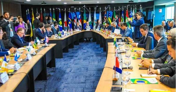 Governadores também se reuniram na semana passada e rechaçaram declarações de Bolsonaro sobre combustíveis: relação conflituosa há tempos(foto: Lúcio Bernardo Jr/Agência Brasília) Governadores também se reuniram na semana passada e rechaçaram declarações de Bolsonaro sobre combustíveis: relação conflituosa há tempos(foto: Lúcio Bernardo Jr/Agência Brasília)