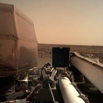 Foto enviada pela sonda ao pousar em Marte(foto: Divulgação/NASA/JPPL-CALTECH/AFP) Foto enviada pela sonda ao pousar em Marte(foto: Divulgação/NASA/JPPL-CALTECH/AFP)