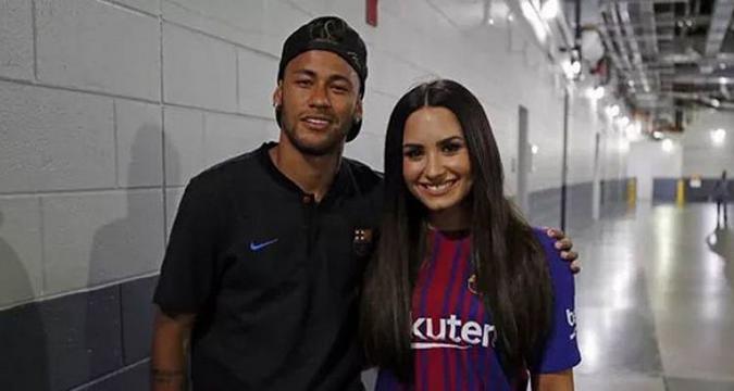 Demi Lovato e Neymar após jogo do Barcelona(foto: Reprodução/Instagram ) Demi Lovato e Neymar após jogo do Barcelona(foto: Reprodução/Instagram )