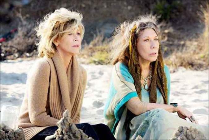 Com Lily Tomlin, na série 'Grace & Frankie'(foto: Netflix/Divulgação) Com Lily Tomlin, na série 'Grace & Frankie'(foto: Netflix/Divulgação)