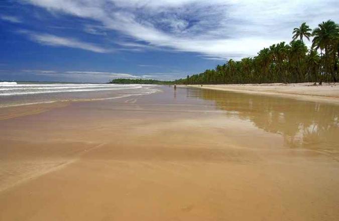 Quase vazia, a praia de Cueira é um convite ao relaxamento(foto: Cristiano Junqueira/Divulgação) Quase vazia, a praia de Cueira é um convite ao relaxamento(foto: Cristiano Junqueira/Divulgação)