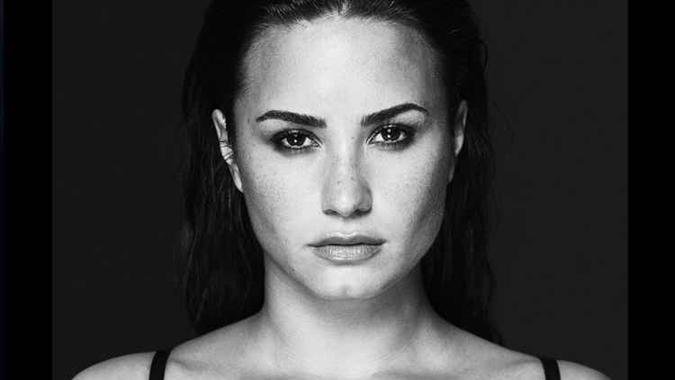 A cantora pop Demi Lovato revela questões polêmicas da carreira em Simply Complicated(foto: Divulgação) A cantora pop Demi Lovato revela questões polêmicas da carreira em Simply Complicated(foto: Divulgação)