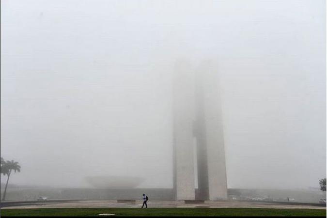 A previsão para todo o mês é de predominância de nuvens(foto: Ed Alves/CB/D.A Press) A previsão para todo o mês é de predominância de nuvens(foto: Ed Alves/CB/D.A Press)
