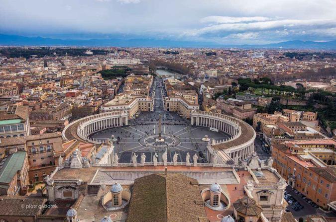 Praça de São Pedro, Vaticano(foto: Piotr Gaborek/CB/D.A Press) Praça de São Pedro, Vaticano(foto: Piotr Gaborek/CB/D.A Press)