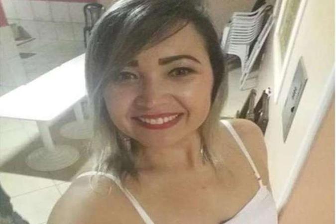 Noélia Rodrigues de Oliveira, 48 anos, foi encontrada morta na Colônia Agrícola 26 de Setembro na sexta-feira passada (18/10)(foto: Reprodução/Facebook) Noélia Rodrigues de Oliveira, 48 anos, foi encontrada morta na Colônia Agrícola 26 de Setembro na sexta-feira passada (18/10)(foto: Reprodução/Facebook)