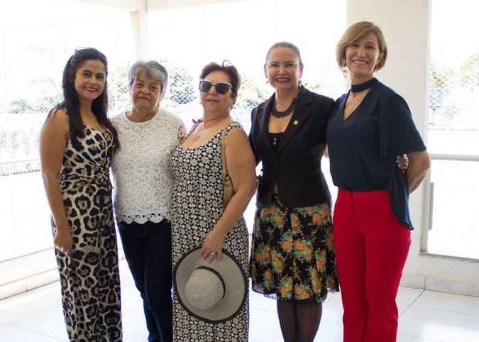 Da esquerda para a direita: Cyntia Carvalho e Silva, Gorete Reis, Maria Aparecida Puppim, Claudia Alcântara e Maria Aparecida Veras(foto: Rafaela Anselmo/Divulgação ) Da esquerda para a direita: Cyntia Carvalho e Silva, Gorete Reis, Maria Aparecida Puppim, Claudia Alcântara e Maria Aparecida Veras(foto: Rafaela Anselmo/Divulgação )