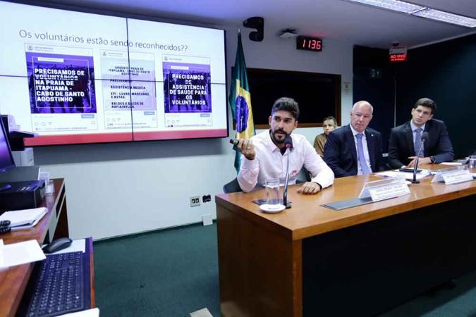 Presidente da CPI, o deputado João Campos (PSB-PE) afirmou, ao fim do encontro, que a apresentação dos especialistas deixou claro que o avanço do óleo pelas praias do Nordeste era mais previsível do que o governo fez crer(foto: Michel Jesus/Câmara dos Deputados) Presidente da CPI, o deputado João Campos (PSB-PE) afirmou, ao fim do encontro, que a apresentação dos especialistas deixou claro que o avanço do óleo pelas praias do Nordeste era mais previsível do que o governo fez crer(foto: Michel Jesus/Câmara dos Deputados)