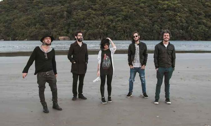 Novo disco da banda Supercombo, 'Adeus, Aurora', já está em pré-venda(foto: Breno Galtier/Divulgação) Novo disco da banda Supercombo, 'Adeus, Aurora', já está em pré-venda(foto: Breno Galtier/Divulgação)