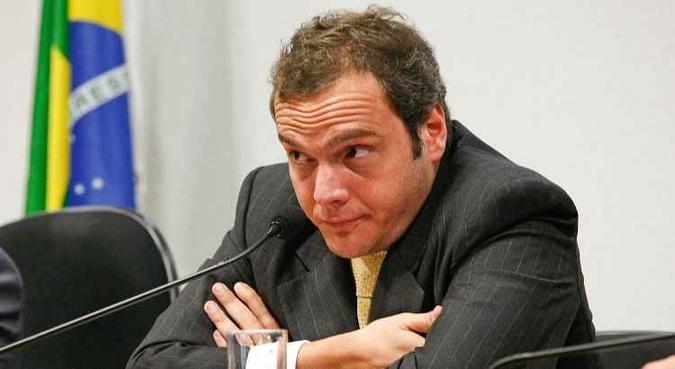 Funaro foi autorizado pelo juiz federal Vallisney de Souza Oliveira a deixar a penitenciária da Papuda, para cumprir sua pena em regime domiciliar fechado.(foto: DIDA SAMPAIO/AE) Funaro foi autorizado pelo juiz federal Vallisney de Souza Oliveira a deixar a penitenciária da Papuda, para cumprir sua pena em regime domiciliar fechado.(foto: DIDA SAMPAIO/AE)