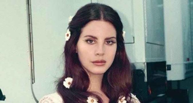 A cantora estava fazendo um show na Bélgica quando aconteceu o suposto ocorrido(foto: Lana Del Rey/Divulgação) A cantora estava fazendo um show na Bélgica quando aconteceu o suposto ocorrido(foto: Lana Del Rey/Divulgação)