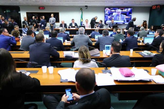 Comissão especial para discussão da reforma da Previdência dos militares(foto: Vinícius Loures/Câmara dos Deputados) Comissão especial para discussão da reforma da Previdência dos militares(foto: Vinícius Loures/Câmara dos Deputados)