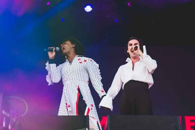 Liniker e Johnny Hooker apresentaram a música 'Flutua' em apresentação no Rock in Rio 2017(foto: Divulgação/I Hate Flash) Liniker e Johnny Hooker apresentaram a música 'Flutua' em apresentação no Rock in Rio 2017(foto: Divulgação/I Hate Flash)