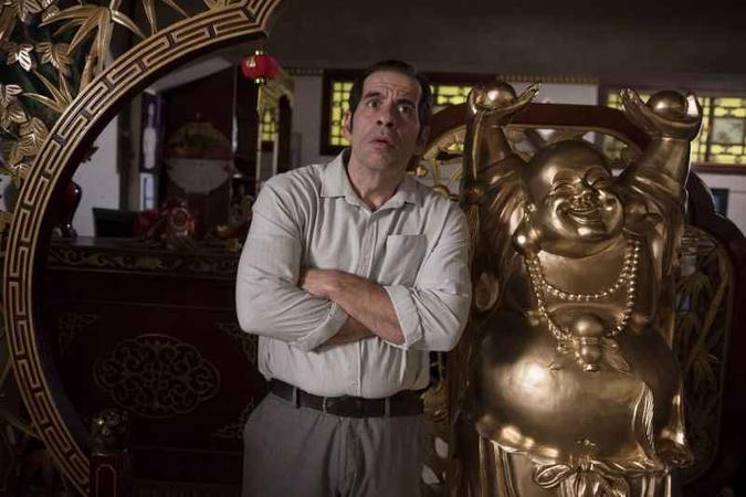 Leandro Hassum e o lado cupido: a favor das relações de terceiros, em O amor dá trabalho(foto: Paris Filmes/Divulgacao) Leandro Hassum e o lado cupido: a favor das relações de terceiros, em O amor dá trabalho(foto: Paris Filmes/Divulgacao)